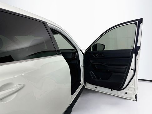 Used 2023 Nissan Pathfinder S AWD/4WD image 32