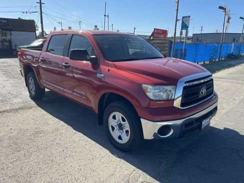Used 2011 Toyota Tundra 4x4 CrewMax w/ Tow Pkg image 7