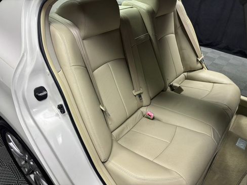 Used 2011 INFINITI G37 x Sedan w/ Premium Pkg image 32