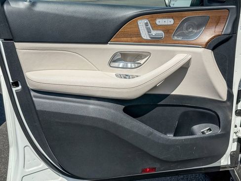 Certified 2022 Mercedes-Benz GLS 450 4MATIC image 18