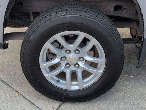 Used 2021 Chevrolet Silverado 1500 LT image 24