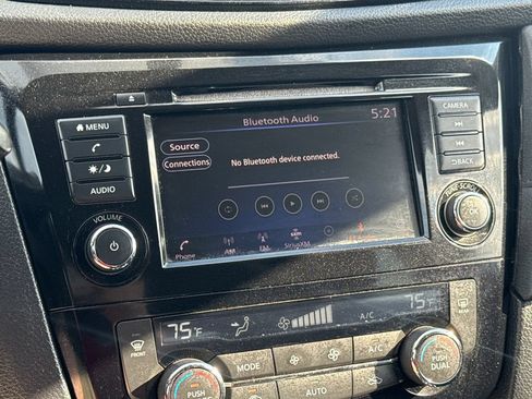 Used 2018 Nissan Rogue SV AWD/4WD image 23