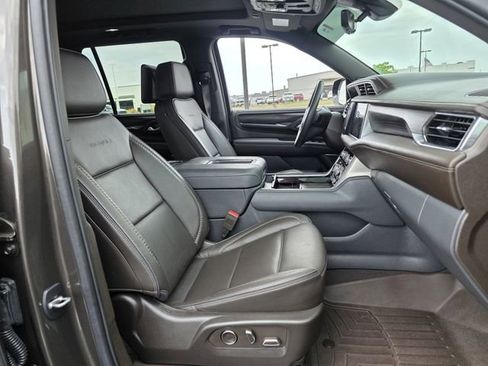 Used 2021 GMC Yukon Denali w/ Denali Ultimate Package AWD/4WD image 29