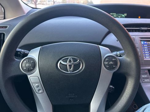 Used 2015 Toyota Prius image 12