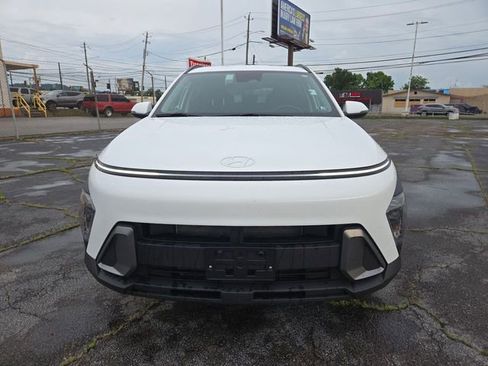 Used 2024 Hyundai Kona SEL AWD/4WD image 3