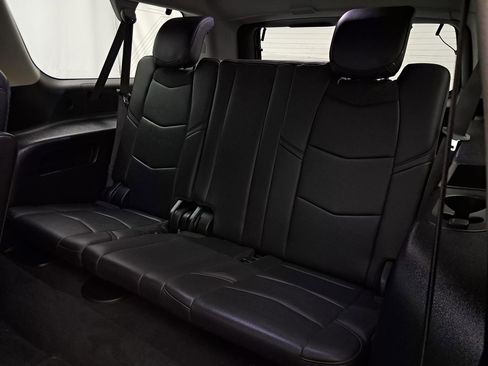 Used 2020 Cadillac Escalade ESV Luxury image 32
