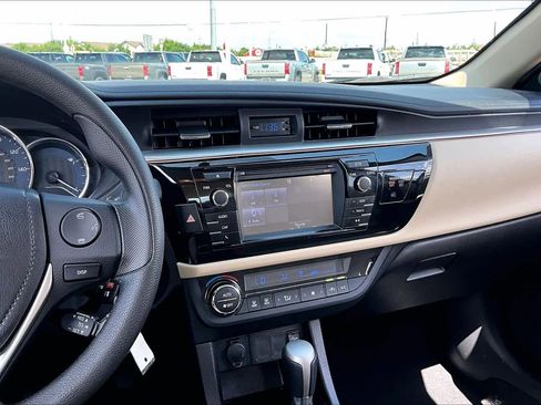 Used 2015 Toyota Corolla LE image 7