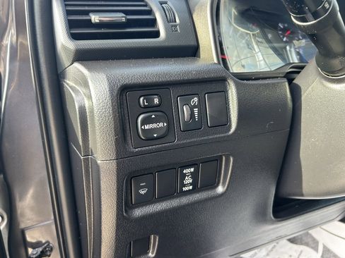Used 2014 Toyota 4Runner Limited image 12