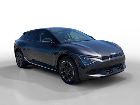 New 2026 Kia EV6 Wind RWD image 7