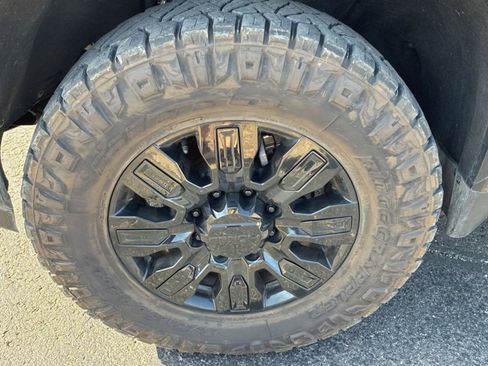 Used 2024 GMC Sierra 2500 Denali Ultimate image 11