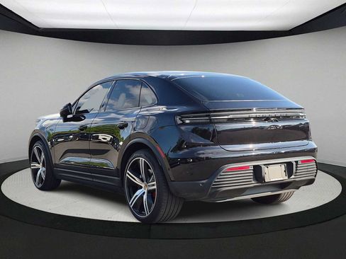 Used 2025 Porsche Macan 4S Electric AWD/4WD image 6