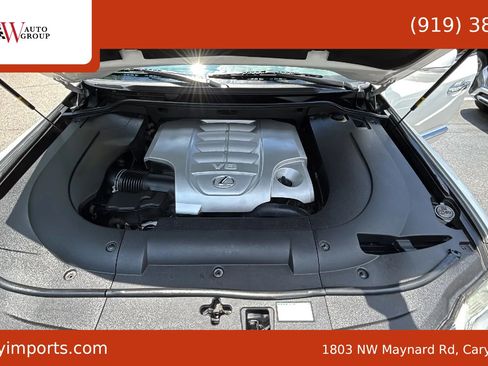 Used 2013 Lexus LX 570 4WD w/ Luxury Pkg image 31