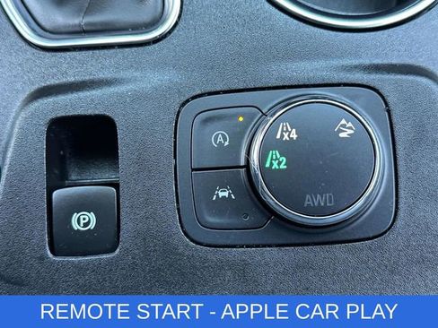 Used 2023 Chevrolet Traverse LT image 8