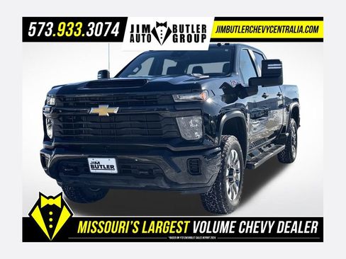 Used 2024 Chevrolet Silverado 2500 Custom w/ Custom Value Package image 1