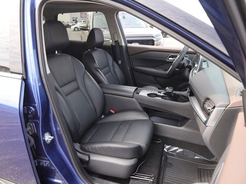 Used 2021 Nissan Rogue SV w/ Premium Package image 29