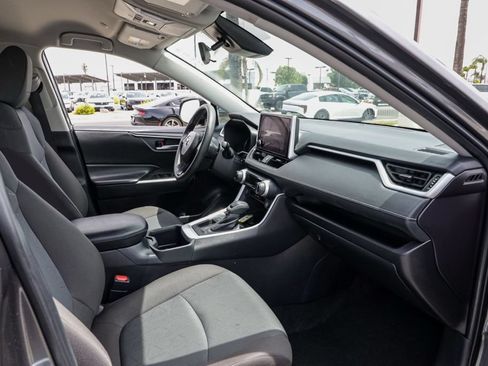 Used 2025 Toyota RAV4 XLE FWD image 22
