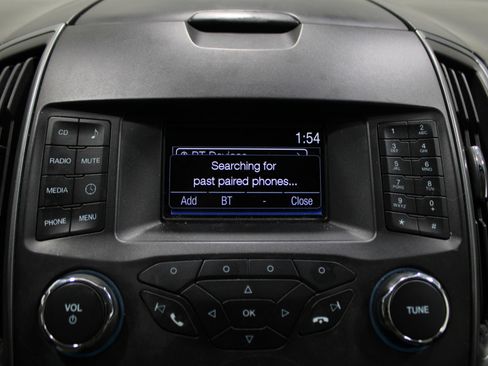 Used 2015 Ford Edge SE image 16