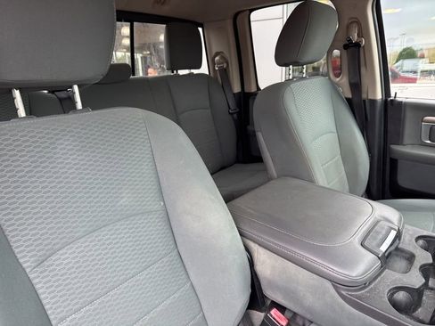 Used 2016 RAM 1500 Classic SLT AWD/4WD image 15