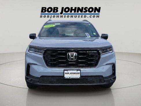 Used 2025 Honda Pilot Black Edition image 6