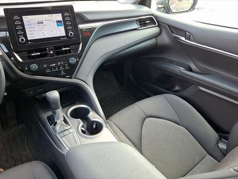 Used 2024 Toyota Camry LE image 3