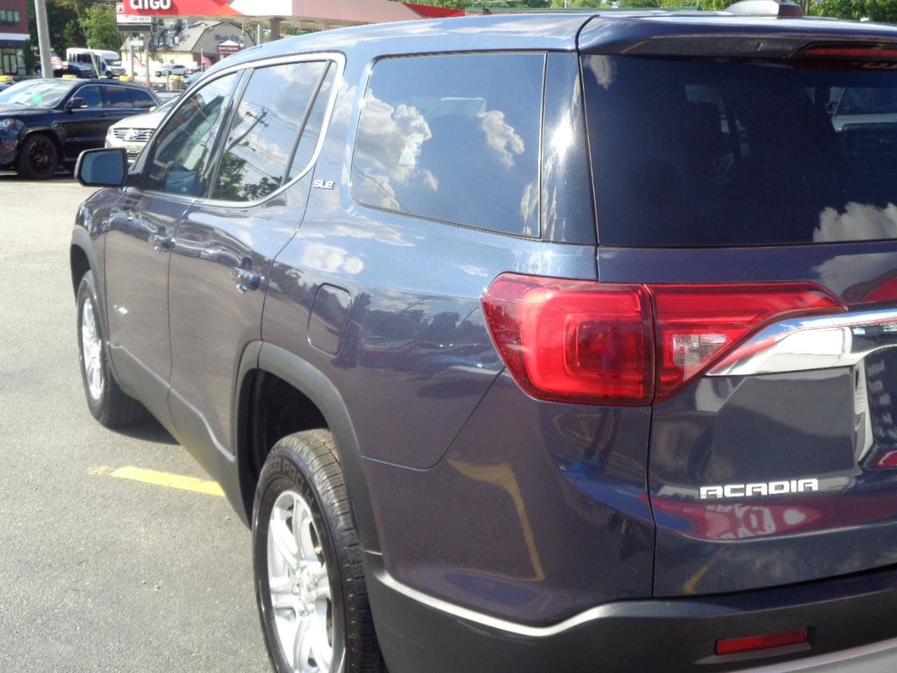 Used 2018 GMC Acadia SLE FWD image 21