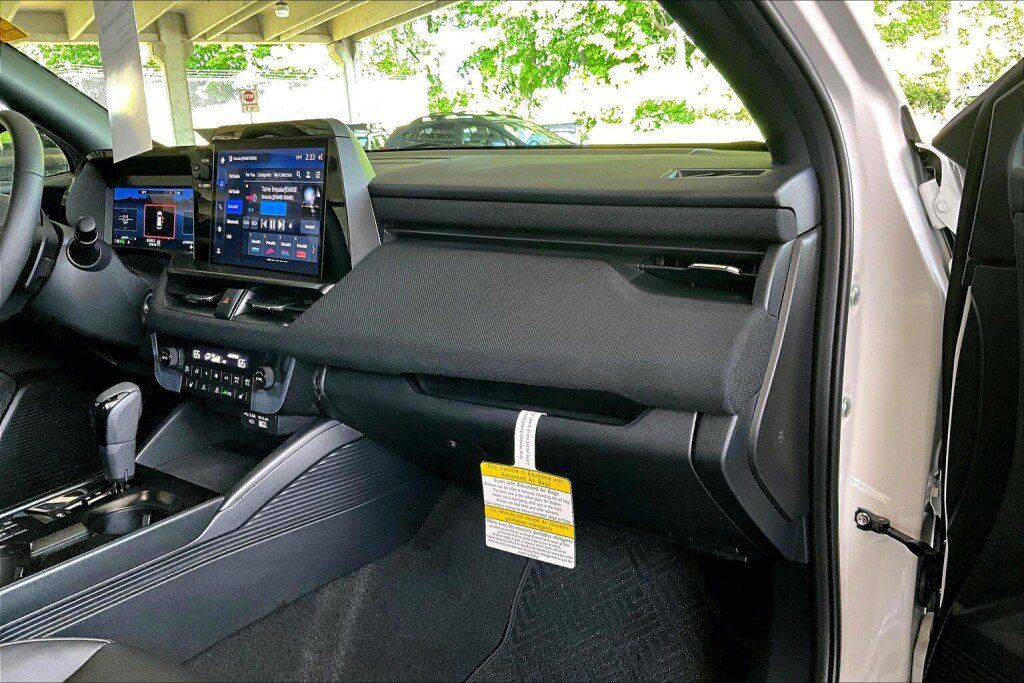 Used 2026 Subaru Outback Premium AWD/4WD image 11