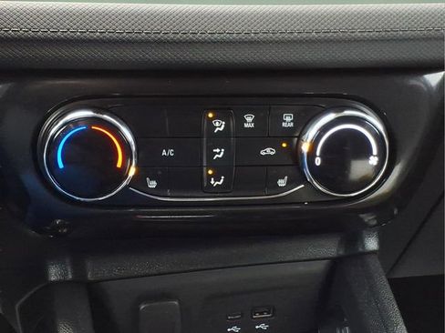 Used 2024 Chevrolet TrailBlazer LT w/ LT Cold Weather Package image 19