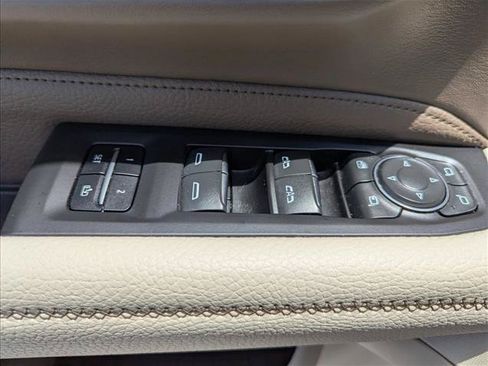 Used 2021 GMC Yukon Denali w/ Denali Premium Package AWD/4WD image 10