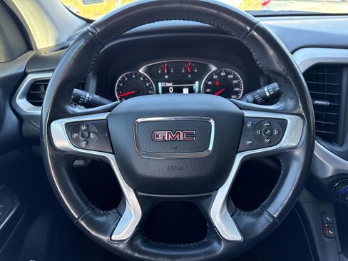 Used 2018 GMC Acadia SLT w/ LPO, Black Accent Package image 15