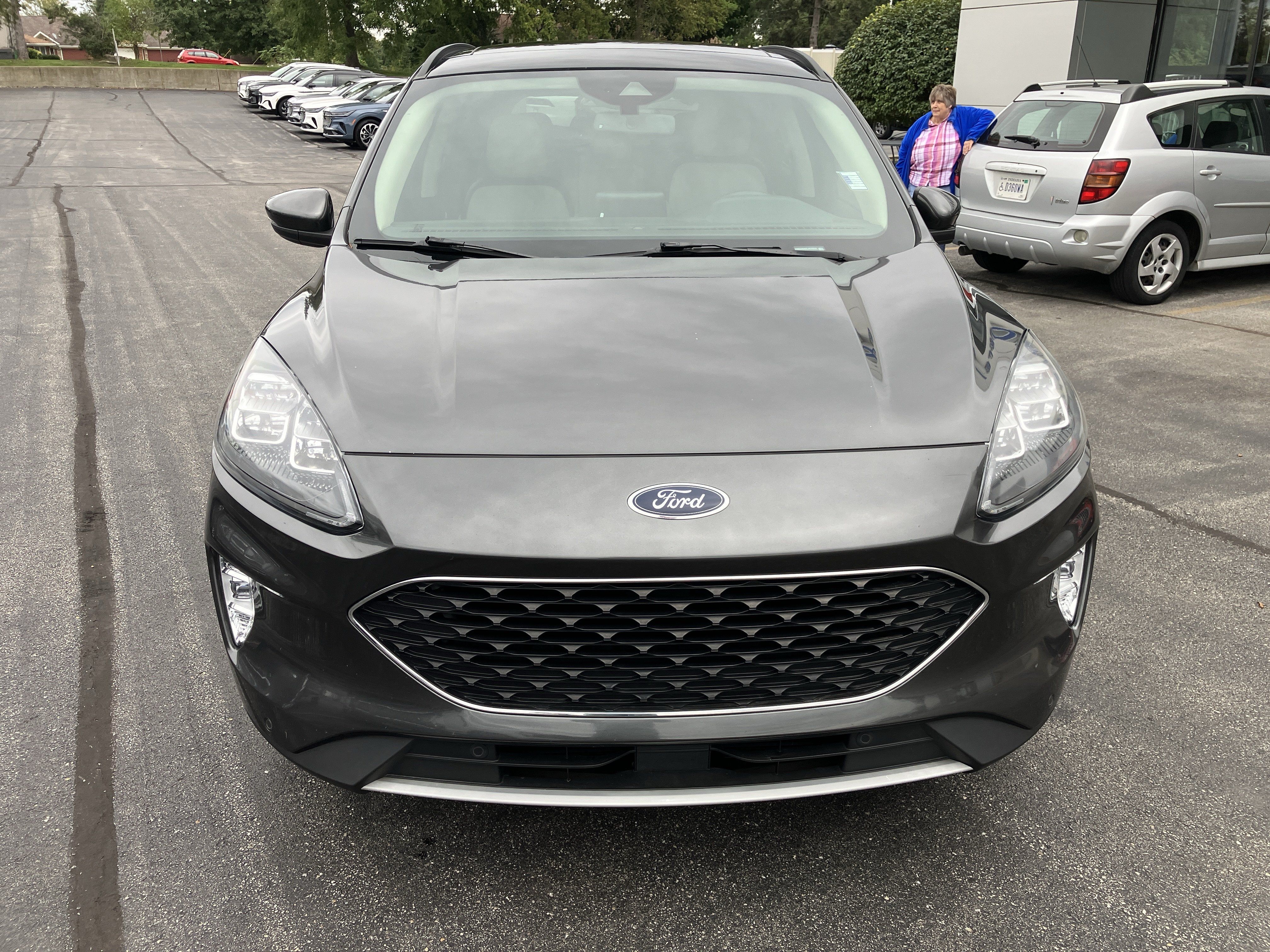 Used 2020 Ford Escape Titanium AWD/4WD image 2