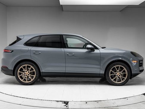 New 2026 Porsche Cayenne AWD/4WD image 31