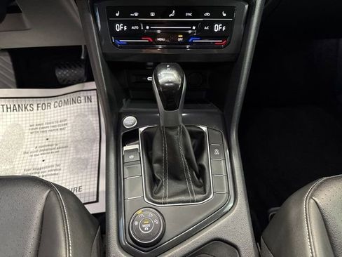 Used 2024 Volkswagen Tiguan SE image 30