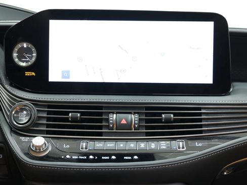 Used 2024 Lexus LS 500 w/ Interior Upgrade Package RWD image 34
