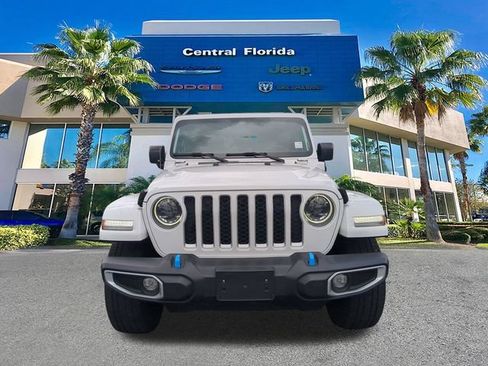 Used 2023 Jeep Wrangler Unlimited Sahara w/ Cold Weather Group AWD/4WD image 3