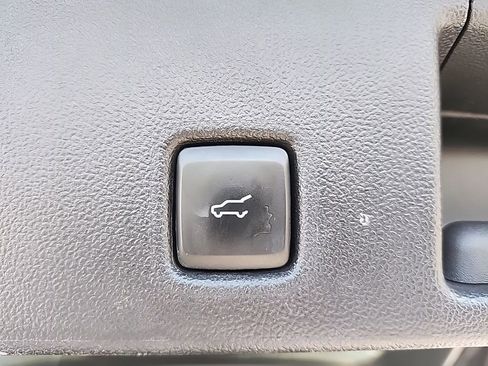 Used 2021 Ford Escape SEL image 17