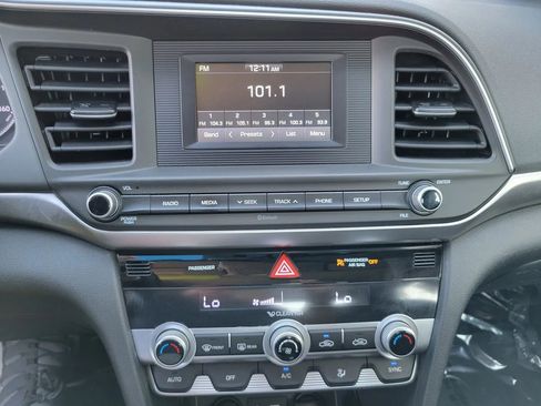 Used 2020 Hyundai Elantra SE w/ Cargo Package (C1) image 12