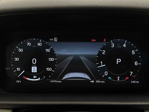 Used 2024 Land Rover Discovery Dynamic SE image 28