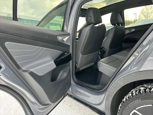 Used 2023 Volkswagen ID.4 Pro S Plus image 15