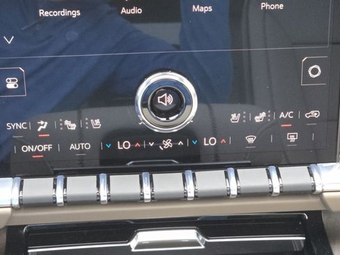 New 2026 GMC Yukon XL Denali w/ Denali Reserve Package image 40