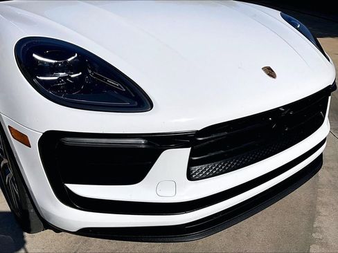 Used 2023 Porsche Macan AWD/4WD image 39
