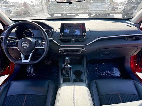 Used 2019 Nissan Altima 2.5 SR w/ SR Premium Package image 3