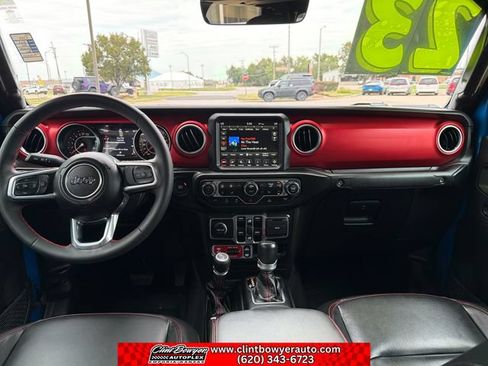 Used 2023 Jeep Gladiator Rubicon w/ Cold Weather Group AWD/4WD image 13