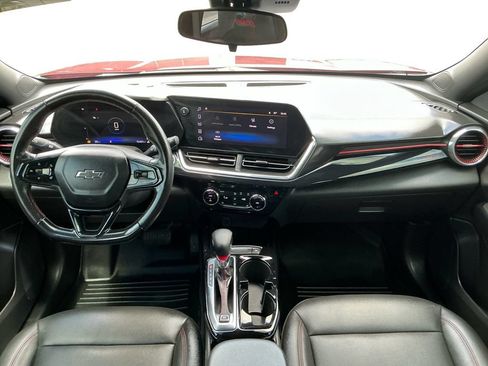 Used 2025 Chevrolet Trax RS w/ Driver Confidence Package FWD image 17