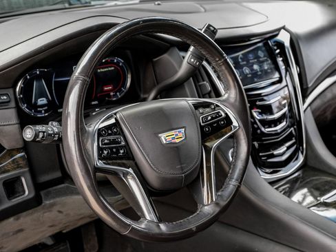Used 2019 Cadillac Escalade ESV Platinum image 14