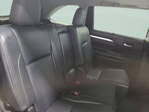 Used 2016 Toyota Highlander XLE AWD/4WD image 20