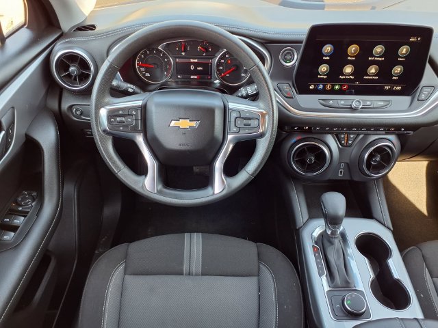 Used 2025 Chevrolet Blazer LT FWD image 6