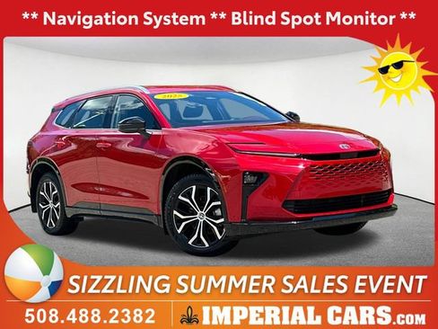 Used 2025 Toyota Crown Signia AWD/4WD image 1