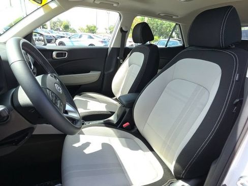 Certified 2024 Hyundai Venue SEL FWD image 6