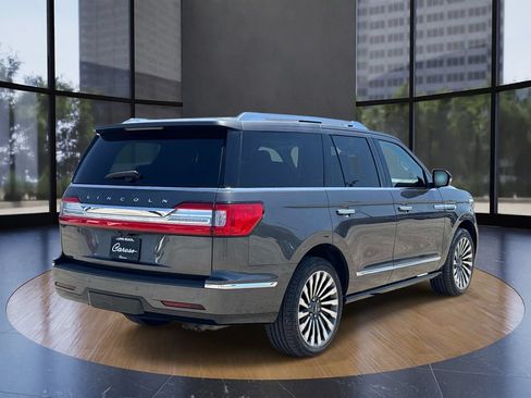 Used 2018 Lincoln Navigator Reserve w/ Technology Package AWD/4WD image 3