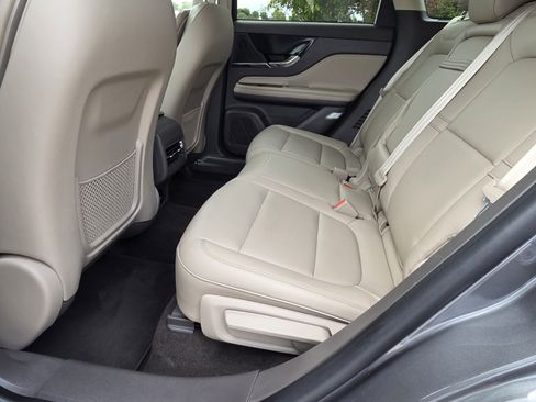 Used 2022 Lincoln Corsair FWD image 12